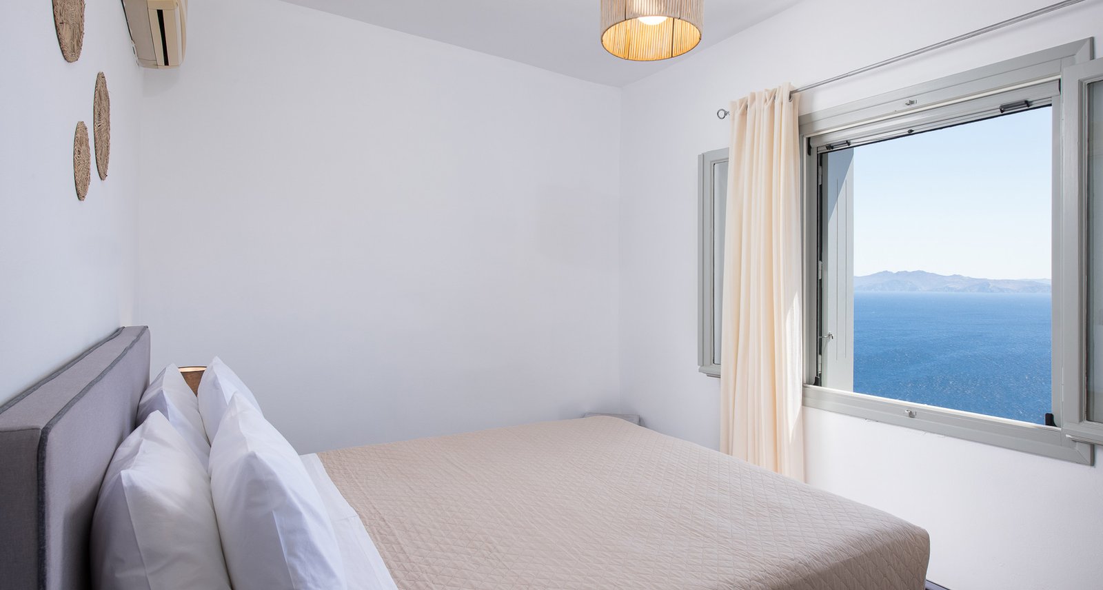 Deluxe Residence - Bedroom