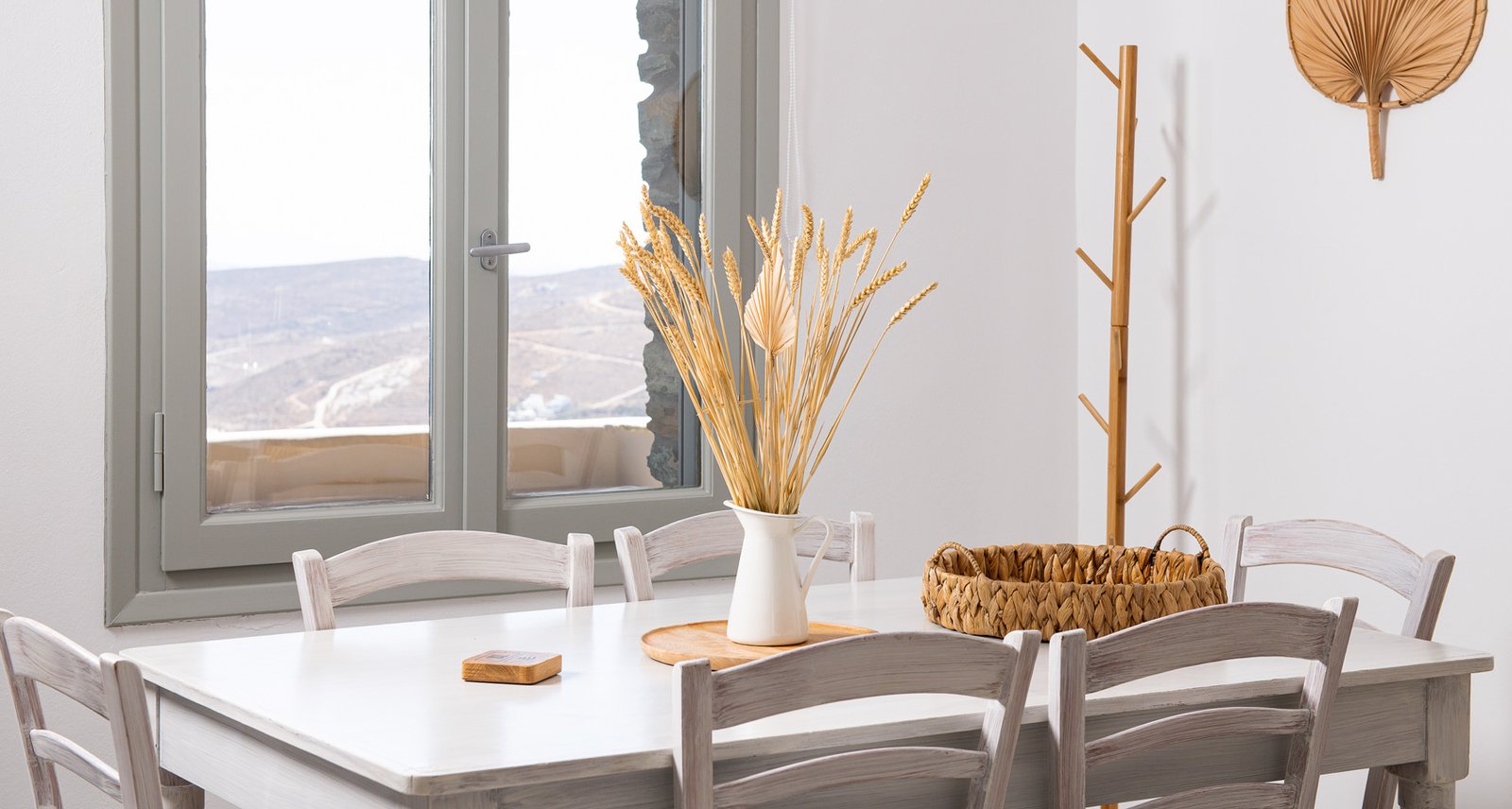 Interior of Caval Residences - Dining table Decoration
