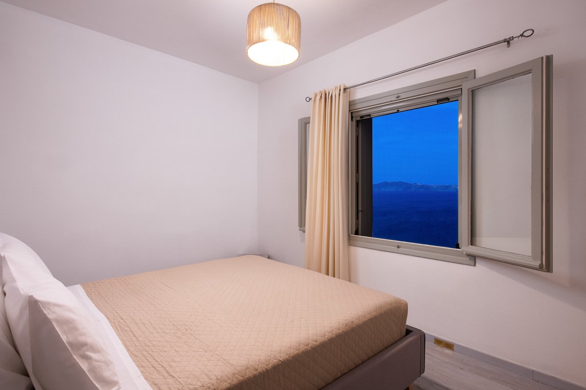 Deluxe Residence Window view night shot